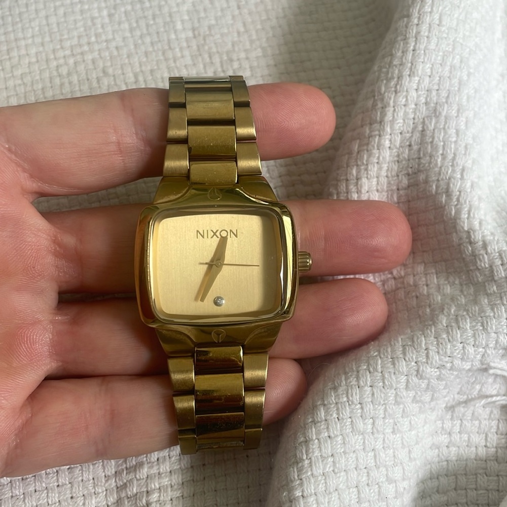 Nixon Small Player women’s gold watch